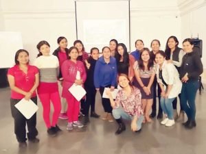 Fotos de estudiantes en talleres