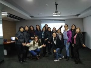 Fotos de estudiantes en talleres